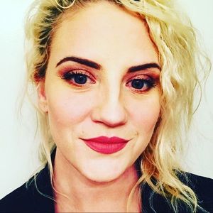 I’m not for sale, my new&gently used things are!🖤